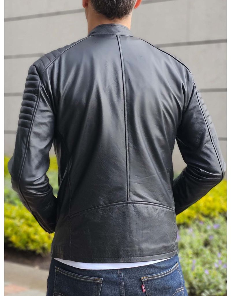 Ropa-ChaquetaMestizoHombre-refS-CAPOTA-Wiseman-3.jpg