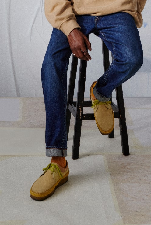 Los jeans son un elemento básico en el armario de todo hombre. En WISEMAN, ofrecemos una variedad de estilos, desde ajustes slim hasta cortes rectos, en una gama de lavados y colores. Nuestros jeans combinan calidad y estilo, asegurando que encuentres el par perfecto para tu estilo de vida